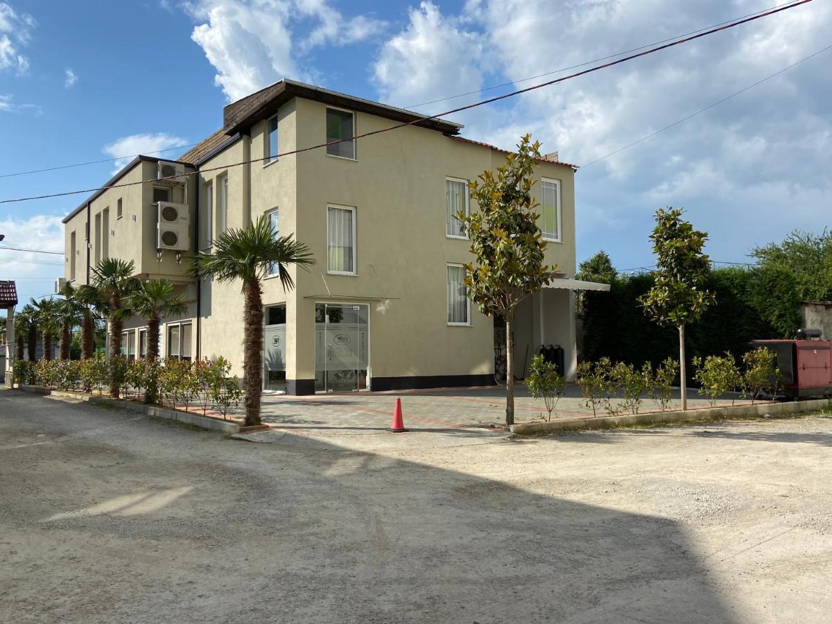 Santo Hotel Shkodër Exterior foto